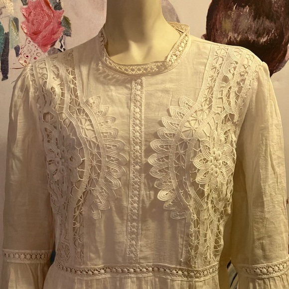 Pretty cream dress. - Picture 2 of 5